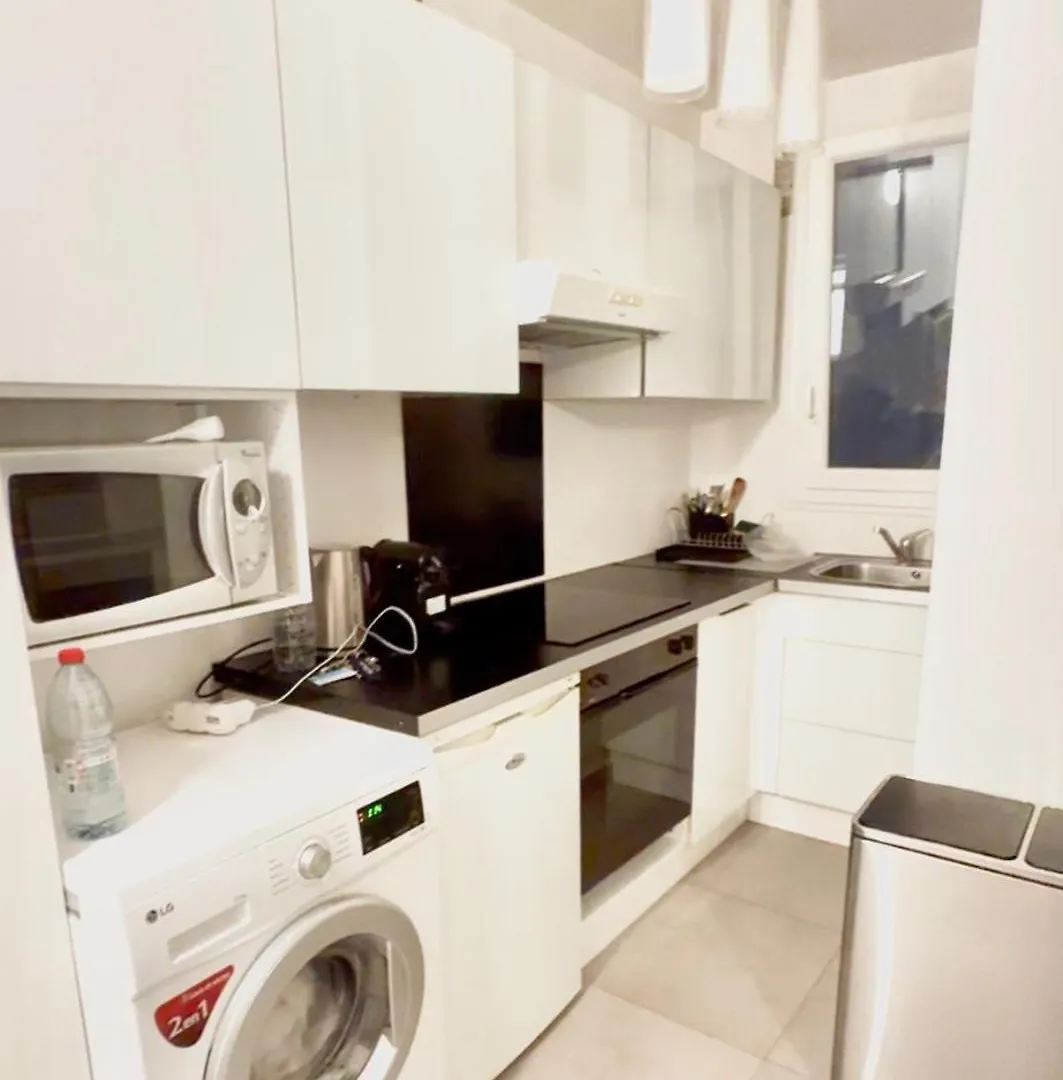 Cosy Apartment Near Concorde Paris France